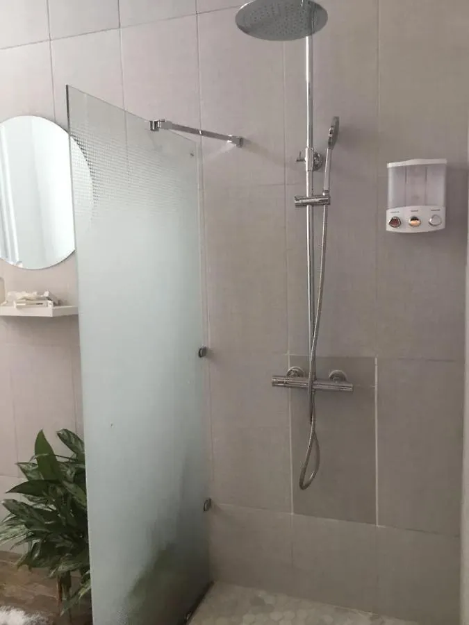 2 Bdr Beach Apartment, Generator Parking Included San Juan 0*,